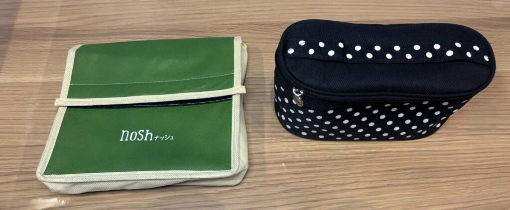 ナッシュ保冷バッグとお弁当箱を並べた