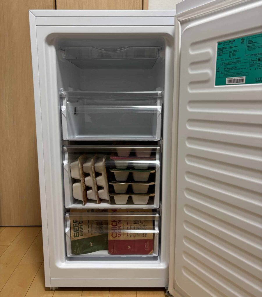 100リットル冷凍庫にナッシュをいれて余ったスペース