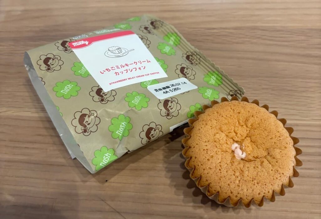 不二家コラボ、いちごミルキークリームカップシフォン